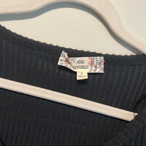 Soft fitted sweater - Picture 2 of 3